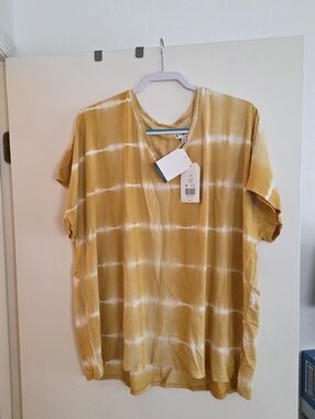 Plus-Size 2x Yellow Top • NEW w/Tags